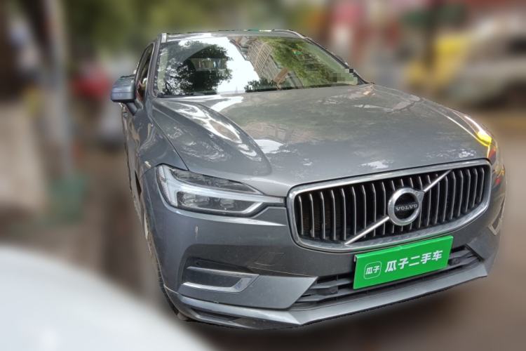 Used Volvo XC60 2021 T5 4x4 Smart Luxury Edition Front Right 45 Deg