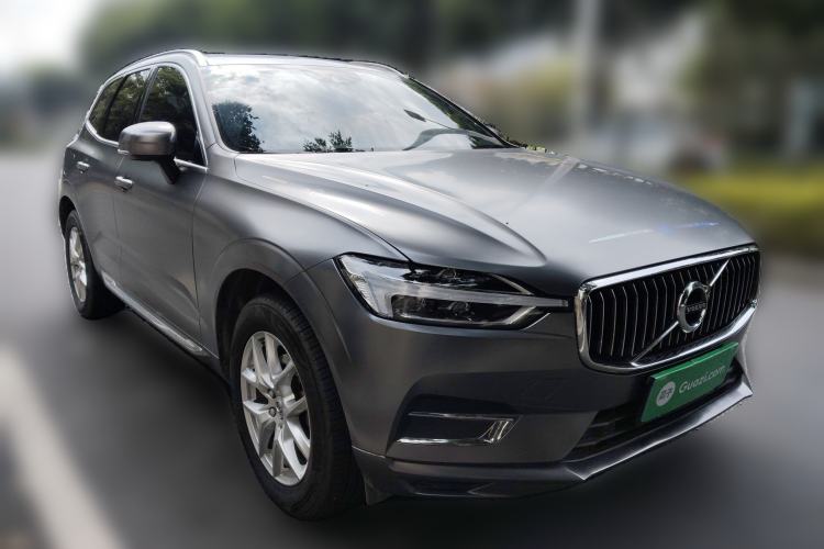 Used Volvo XC60 2021 T5 4x4 Smart Luxury Edition Front Right 45 Deg