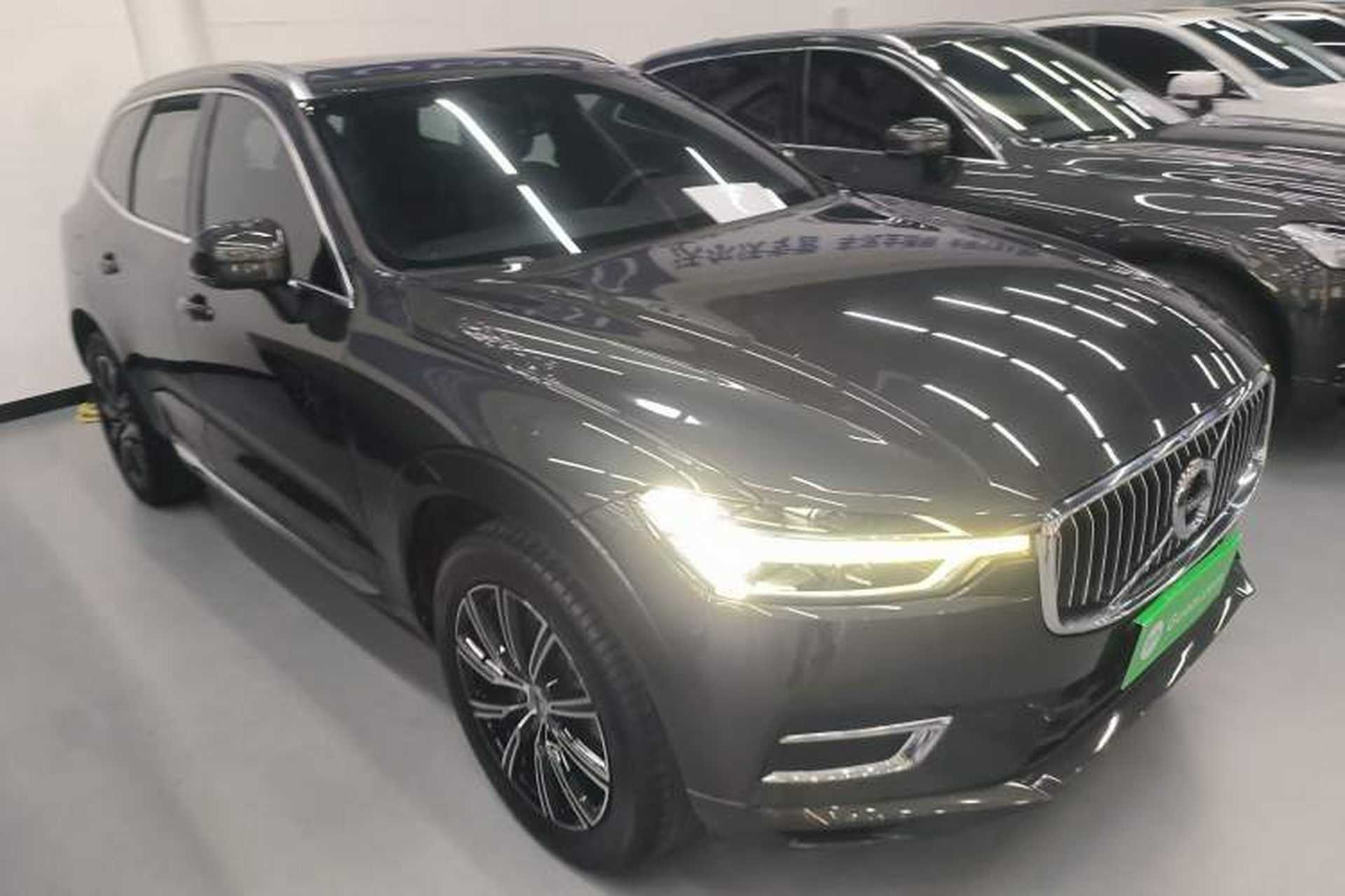 Used Volvo XC60 2021 T5 4x4 Smart Luxury Edition Front Right 45 Deg