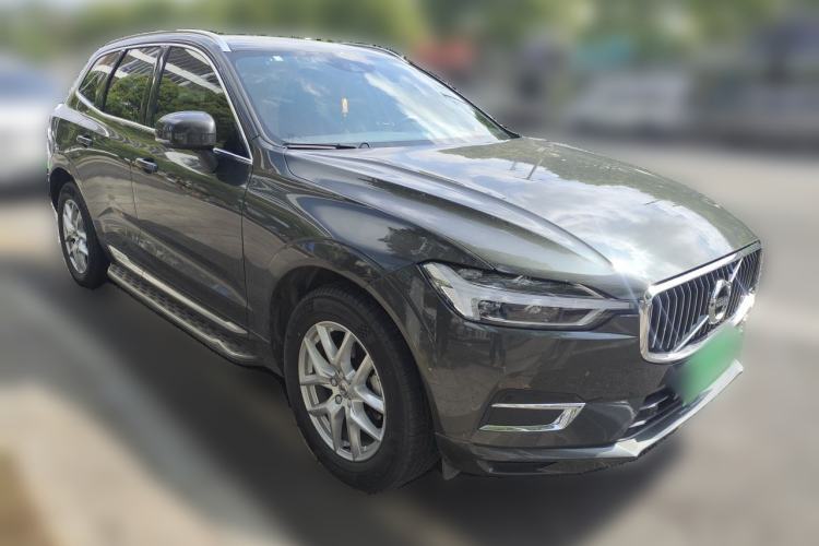 Used Volvo XC60 2021 T5 4x4 Smart Luxury Edition Front Right 45 Deg