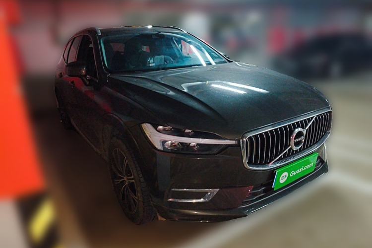 Used Volvo XC60 2021 T5 4x4 Smart Luxury Edition Front Right 45 Deg