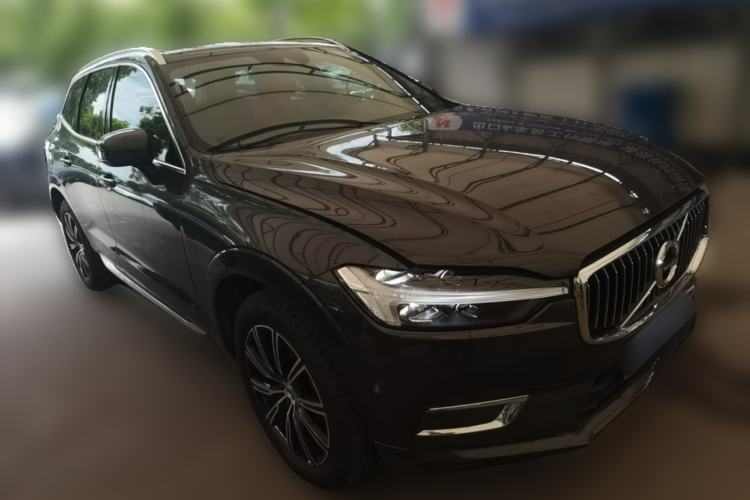 Used Volvo XC60 2021 T5 4x4 Smart Luxury Edition Front Right 45 Deg