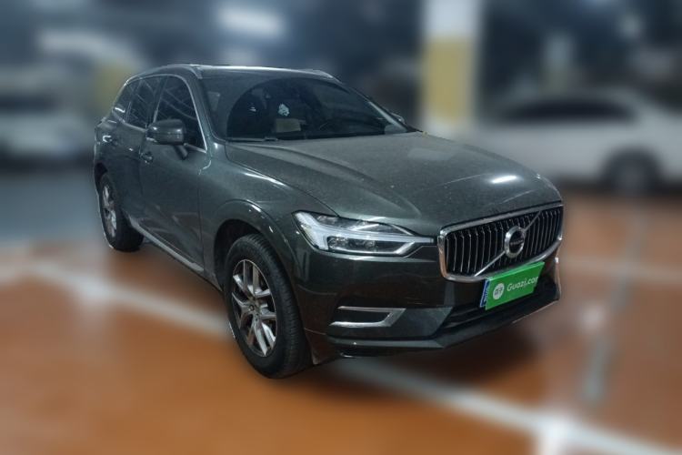 Used Volvo XC60 2021 T5 4x4 Smart Luxury Edition Front Right 45 Deg