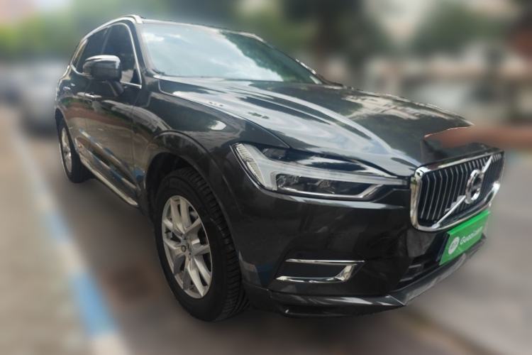 Used Volvo XC60 2021 T5 4x4 Smart Luxury Edition Front Right 45 Deg