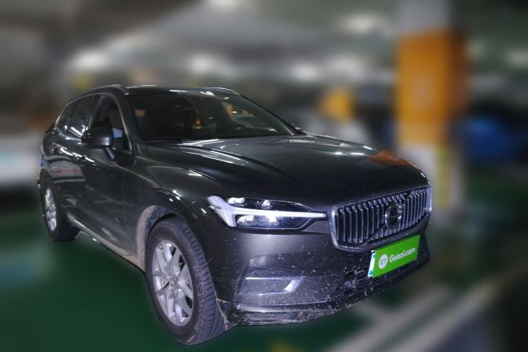 Used Volvo XC60 2021 T5 4x4 Smart Luxury Edition Front Right 45 Deg