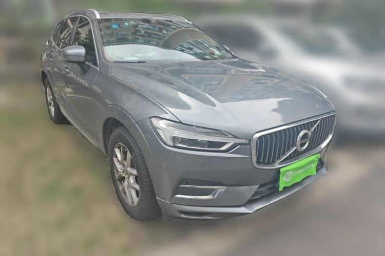 Used Volvo XC60 2021 T5 4x4 Smart Luxury Edition Front Right 45 Deg