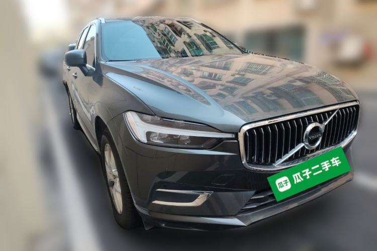 Used Volvo XC60 2021 T5 4x4 Smart Luxury Edition Front Right 45 Deg