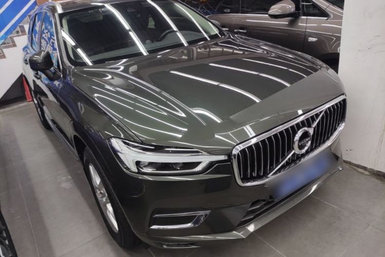 Used Volvo XC60 2021 T5 4x4 Smart Luxury Edition Front Right 45 Deg