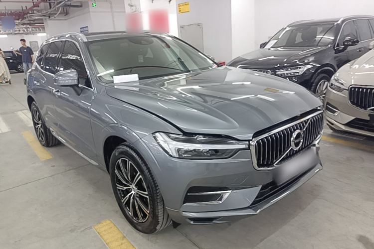Used Volvo XC60 2021 T5 4x4 Smart Luxury Edition Front Right 45 Deg