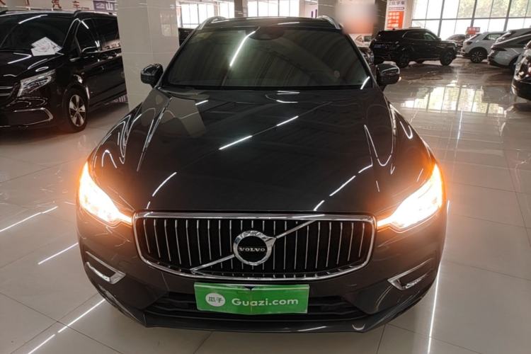 Used Volvo XC60 2021 T5 4x4 Smart Luxury Edition Front