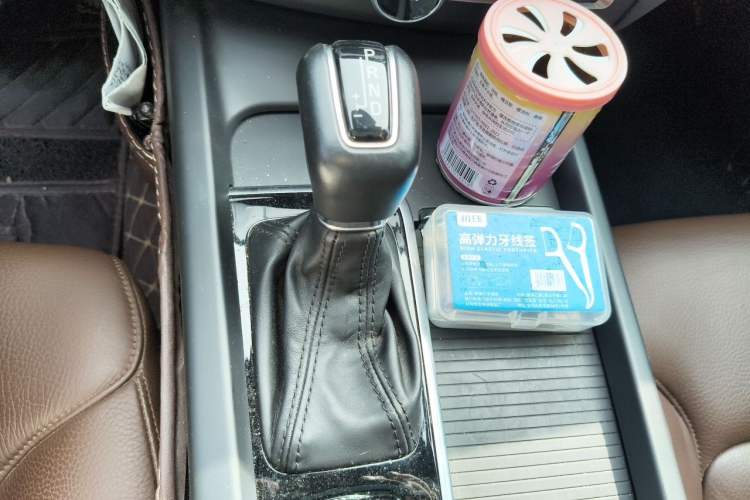 Used Volvo XC60 2021 T5 4x4 Smart Luxury Edition Gear Lever