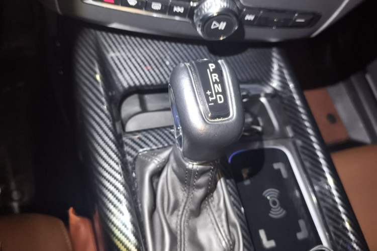 Used Volvo XC60 2021 T5 4x4 Zhiyi Sport Edition Gear Lever