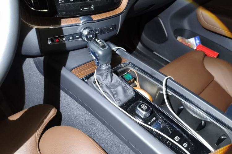 Used Volvo XC60 2021 T5 4x4 Smart Luxury Edition Gear Lever