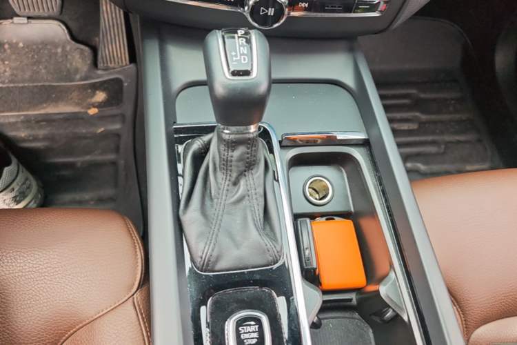 Used Volvo XC60 2021 T5 4x4 Smart Luxury Edition Gear Lever