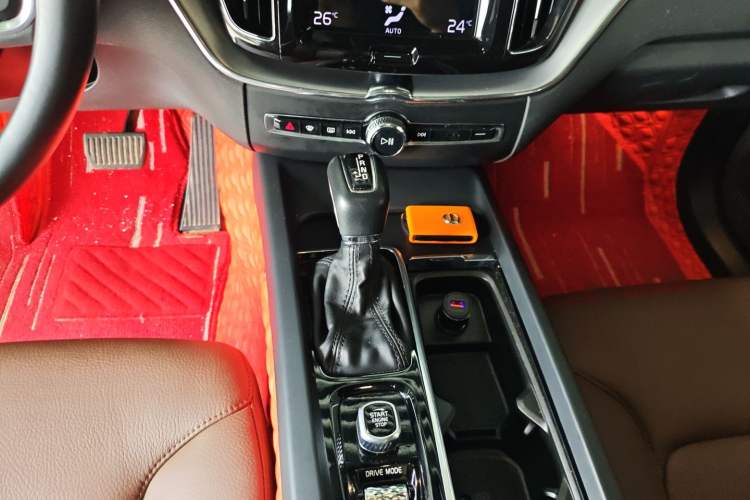 Used Volvo XC60 2021 T5 4x4 Smart Luxury Edition Gear Lever