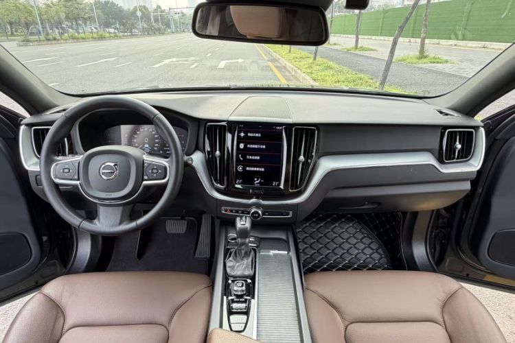 Used Volvo XC60 2021 T5 4x4 Smart Luxury Edition Gear Lever