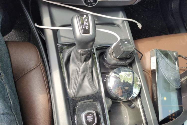 Used Volvo XC60 2021 T5 4x4 Smart Luxury Edition Gear Lever