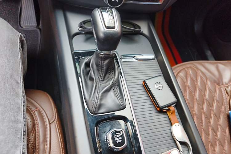 Used Volvo XC60 2021 T5 4x4 Smart Luxury Edition Gear Lever