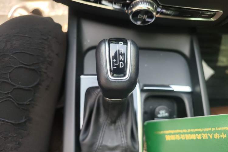 Used Volvo XC60 2021 T5 4x4 Smart Luxury Edition Gear Lever