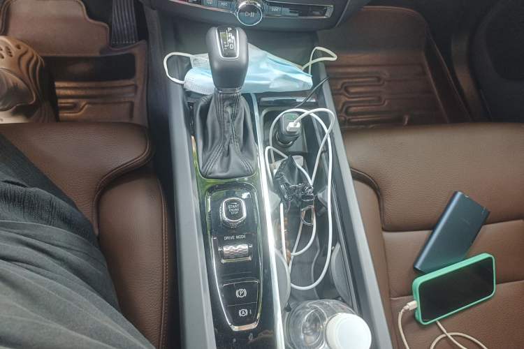 Used Volvo XC60 2021 T5 4x4 Smart Luxury Edition Gear Lever