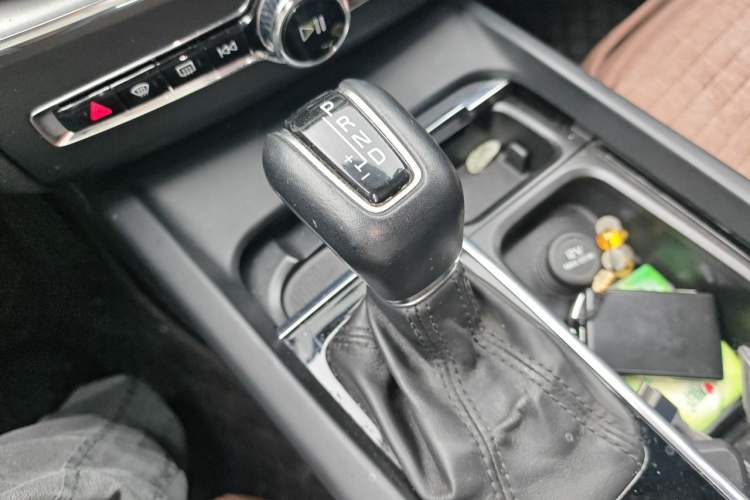 Used Volvo XC60 2021 T5 4x4 Smart Luxury Edition Gear Lever