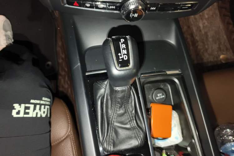 Used Volvo XC60 2021 T5 4x4 Smart Luxury Edition Gear Lever