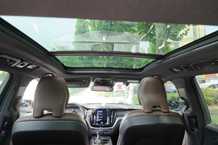 Used Volvo XC60 2021 T5 4x4 Smart Luxury Edition Headliner