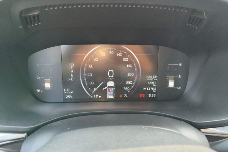 Used Volvo XC60 2021 T5 4x4 Smart Luxury Edition Instrument Cluster