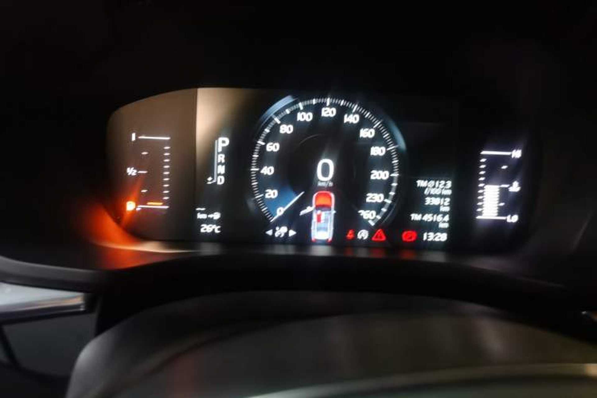 Used Volvo XC60 2021 T5 4x4 Smart Luxury Edition Instrument Cluster