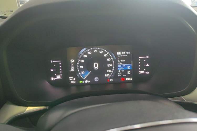 Used Volvo XC60 2021 T5 4x4 Smart Luxury Edition Instrument Cluster