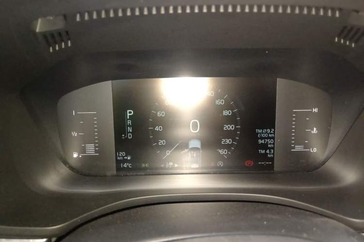 Used Volvo XC60 2021 T5 4x4 Smart Luxury Edition Instrument Cluster