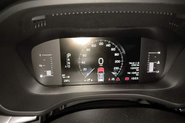 Used Volvo XC60 2021 T5 4x4 Smart Luxury Edition Instrument Cluster