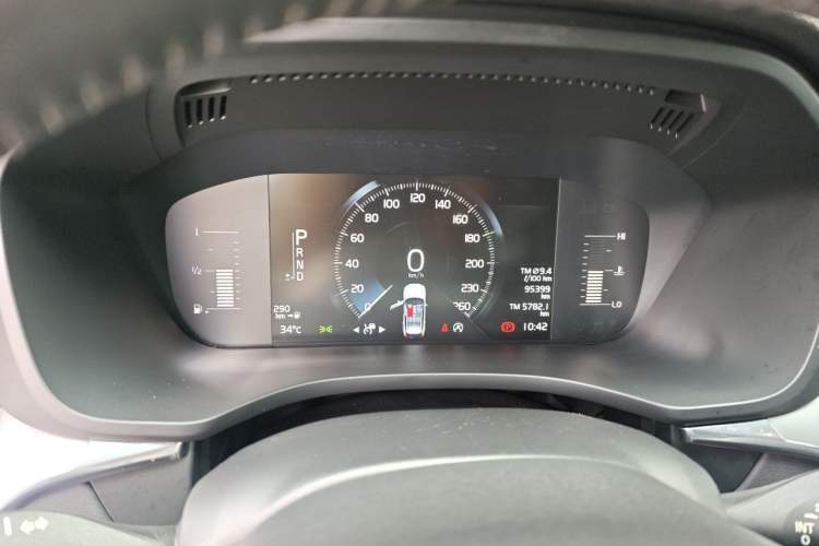 Used Volvo XC60 2021 T5 4x4 Smart Luxury Edition Instrument Cluster