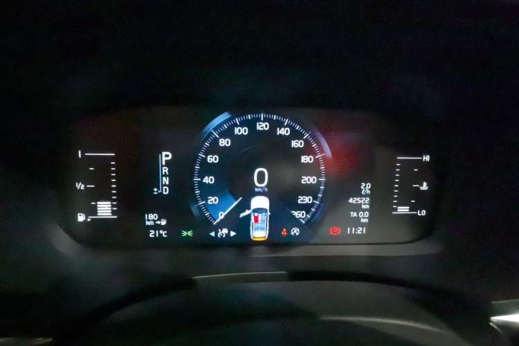 Used Volvo XC60 2021 T5 4x4 Smart Luxury Edition Instrument Cluster