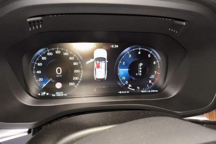Used Volvo XC60 2021 T5 4x4 Smart Luxury Edition Instrument Cluster