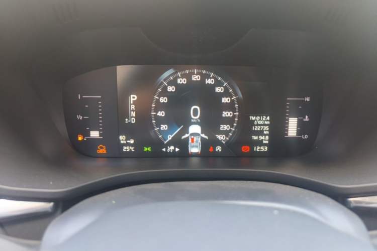 Used Volvo XC60 2021 T5 4x4 Smart Luxury Edition Instrument Cluster