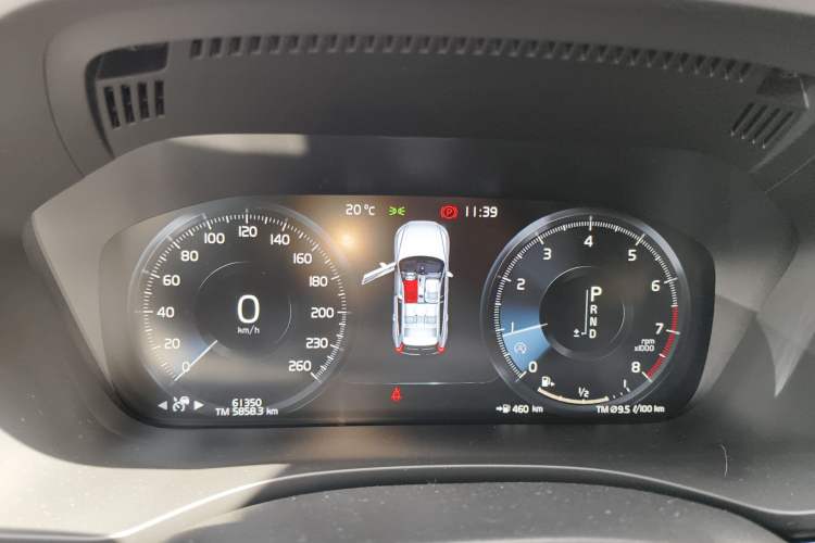 Used Volvo XC60 2021 T5 4x4 Smart Luxury Edition Instrument Cluster