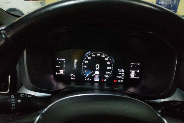 Used Volvo XC60 2021 T5 4x4 Smart Luxury Edition Instrument Cluster