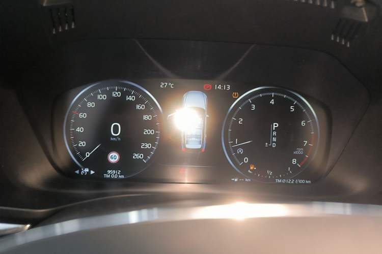 Used Volvo XC60 2021 T5 4x4 Smart Luxury Edition Instrument Cluster