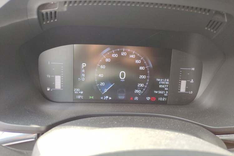 Used Volvo XC60 2021 T5 4x4 Smart Luxury Edition Instrument Cluster