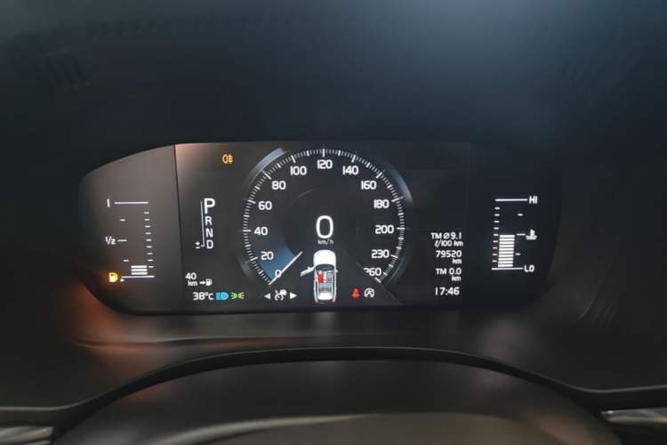 Used Volvo XC60 2021 T5 4x4 Smart Luxury Edition Instrument Cluster