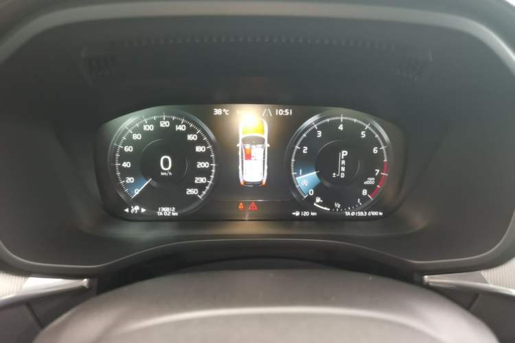 Used Volvo XC60 2021 T5 4x4 Smart Luxury Edition Instrument Cluster