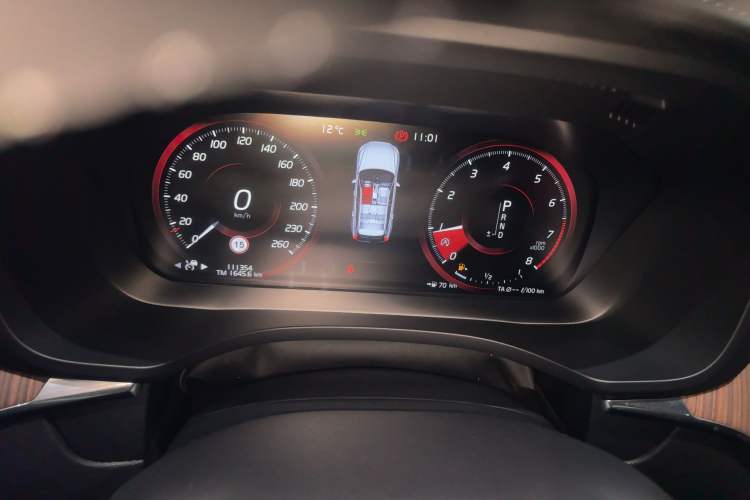 Used Volvo XC60 2021 T5 4x4 Smart Luxury Edition Instrument Cluster