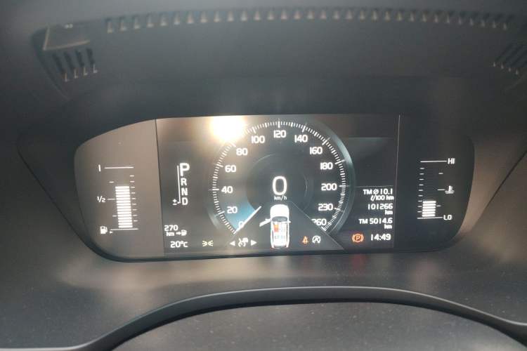 Used Volvo XC60 2021 T5 4x4 Smart Luxury Edition Instrument Cluster