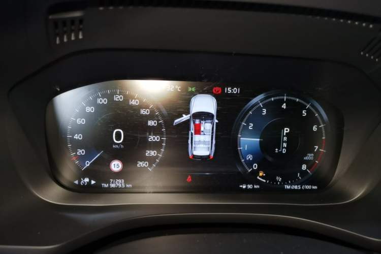 Used Volvo XC60 2021 T5 4x4 Smart Luxury Edition Instrument Cluster