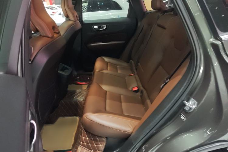Used Volvo XC60 2021 T5 4x4 Smart Luxury Edition Interior 1