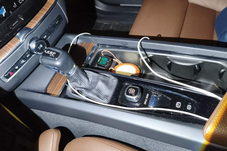 Used Volvo XC60 2021 T5 4x4 Smart Luxury Edition Interior 1
