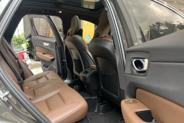 Used Volvo XC60 2021 T5 4x4 Smart Luxury Edition Interior 2