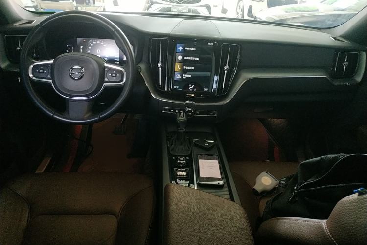 Used Volvo XC60 2021 T5 4x4 Smart Luxury Edition Interior 2