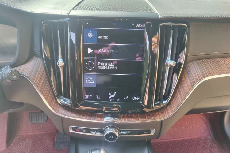 Used Volvo XC60 2021 T5 4x4 Smart Luxury Edition Interior 3